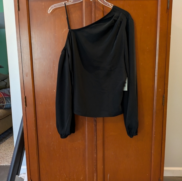 NWT Black One-Shoulder Women's Top - Picture 2 of 7